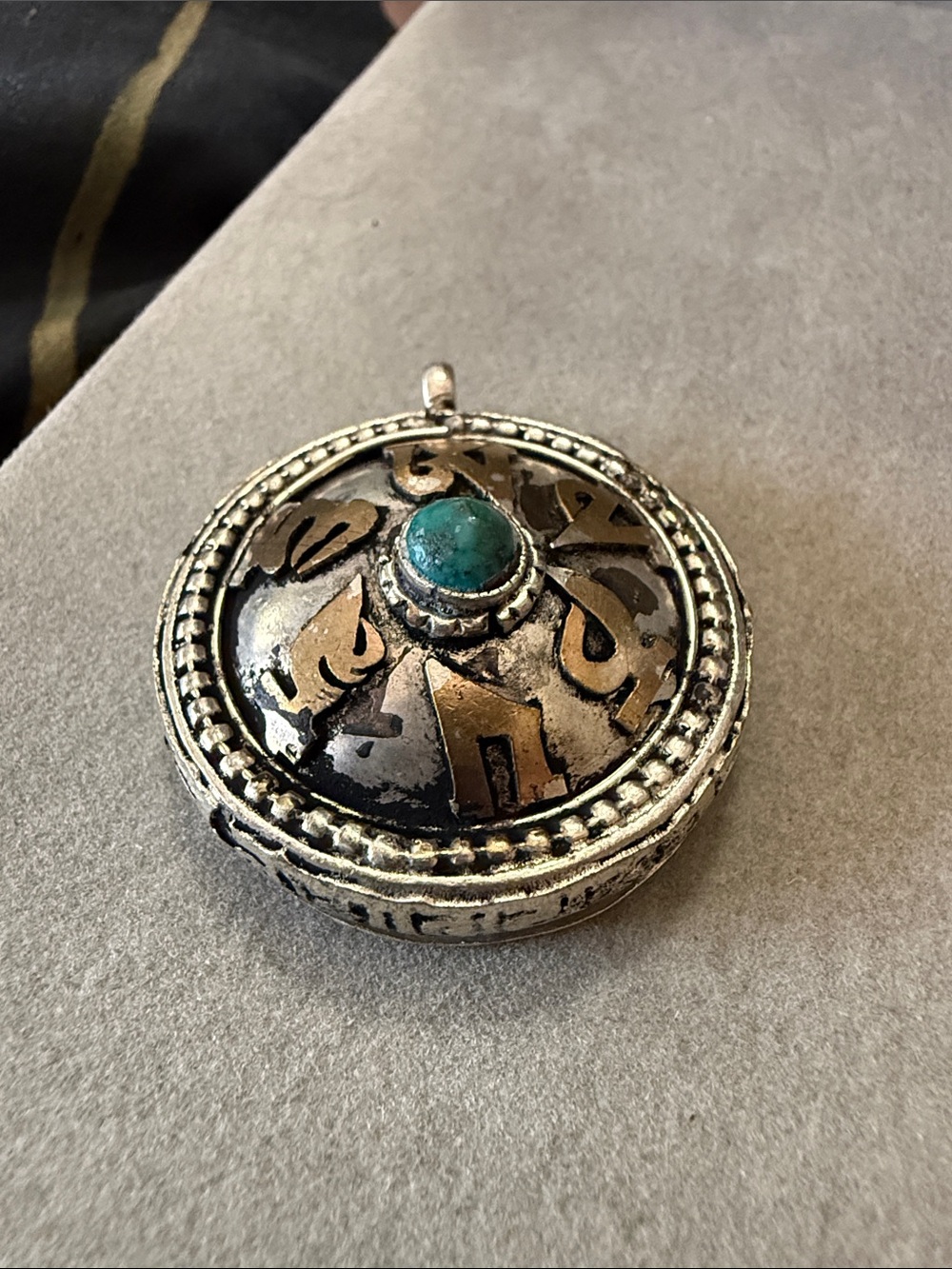 Round Silver-Tone Pendant box with Turquoise Accent